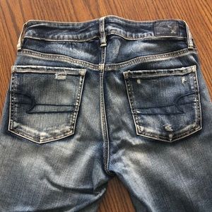 American Eagle super stretch begging crop jeans